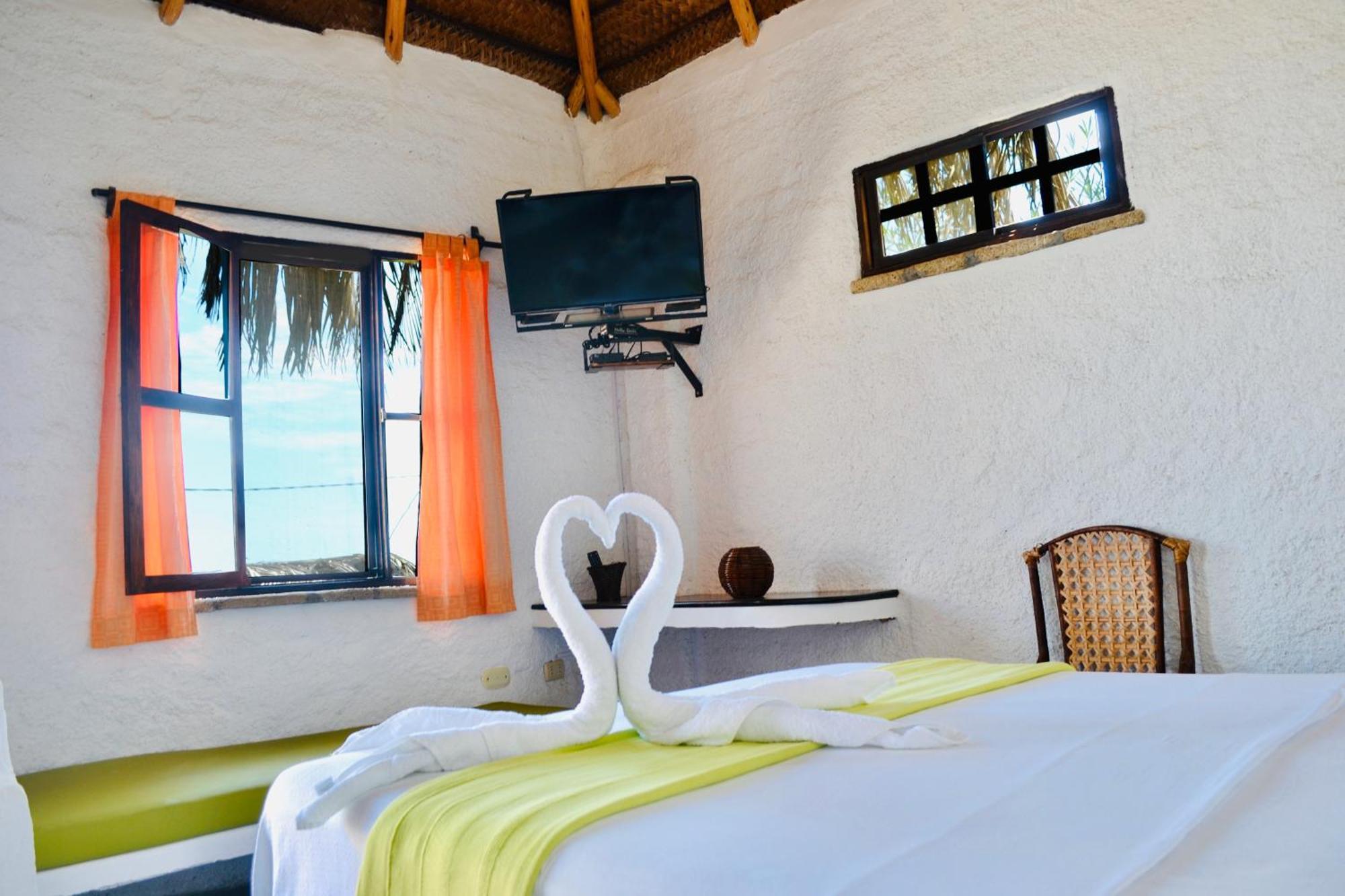 Hotel Smiling Crab Canoas de Punta Sal Exterior photo