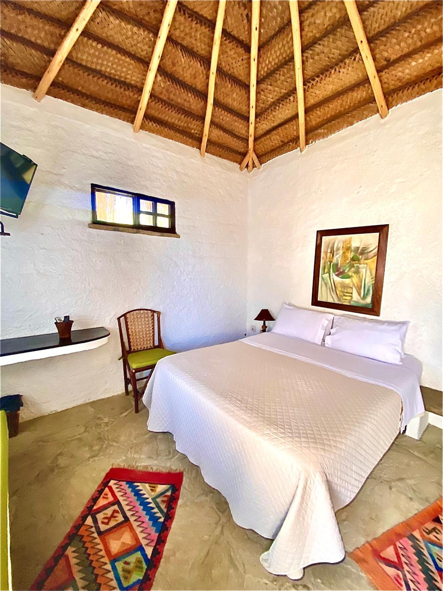Hotel Smiling Crab Canoas de Punta Sal Exterior photo
