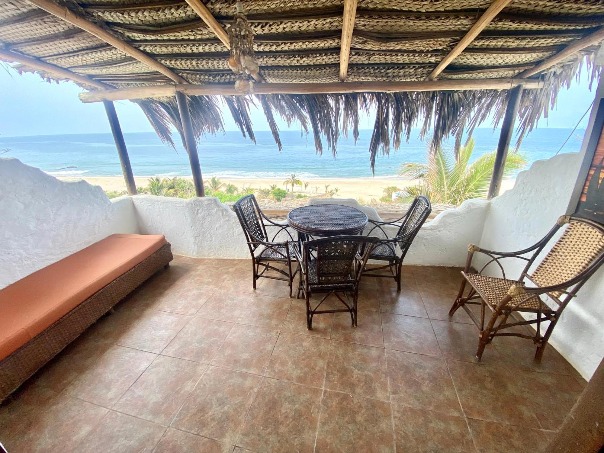 Hotel Smiling Crab Canoas de Punta Sal Exterior photo