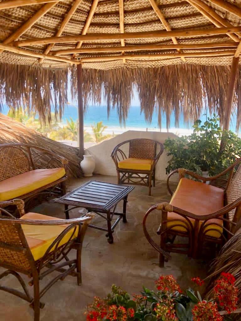 Hotel Smiling Crab Canoas de Punta Sal Exterior photo
