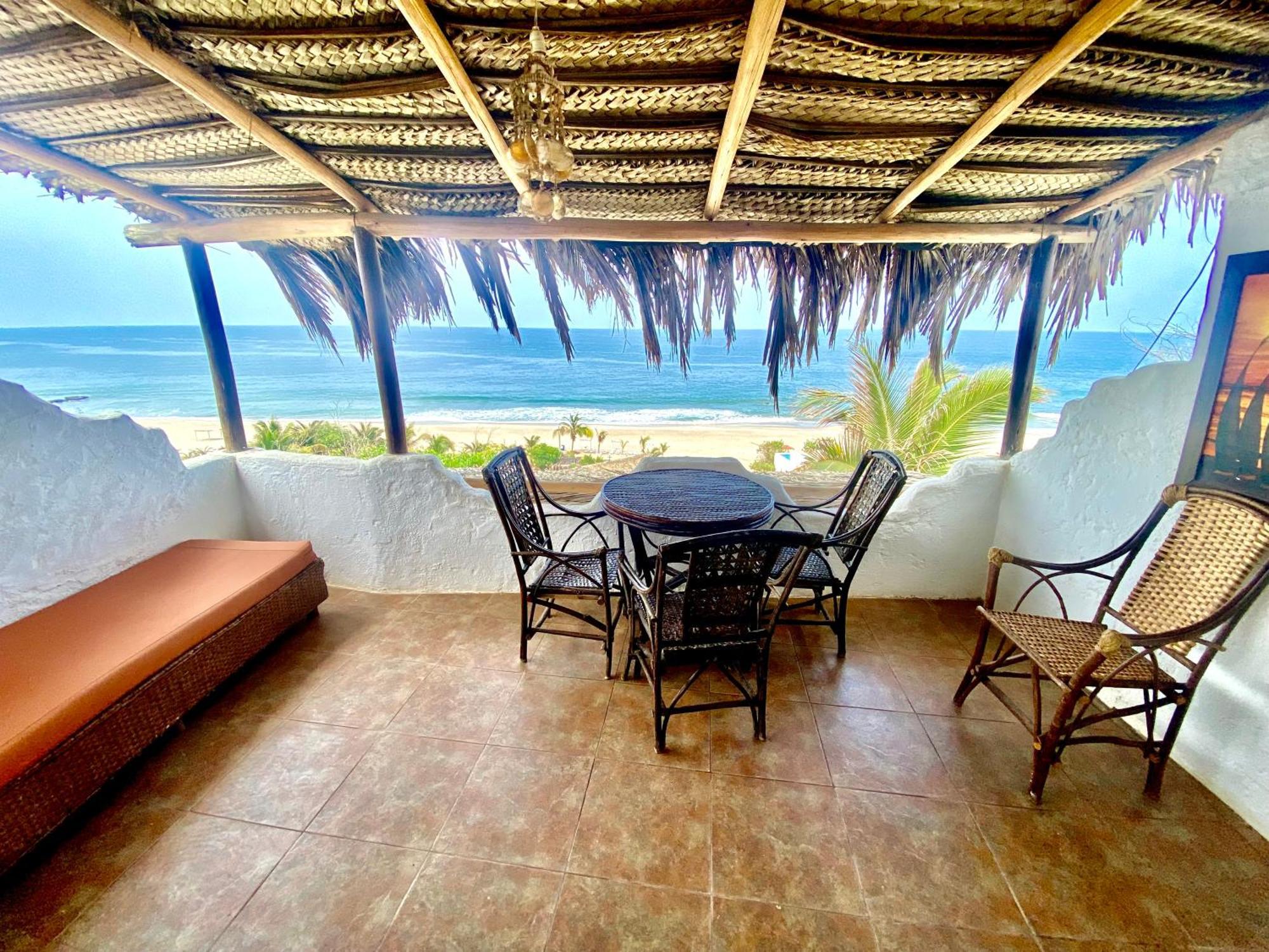 Hotel Smiling Crab Canoas de Punta Sal Exterior photo