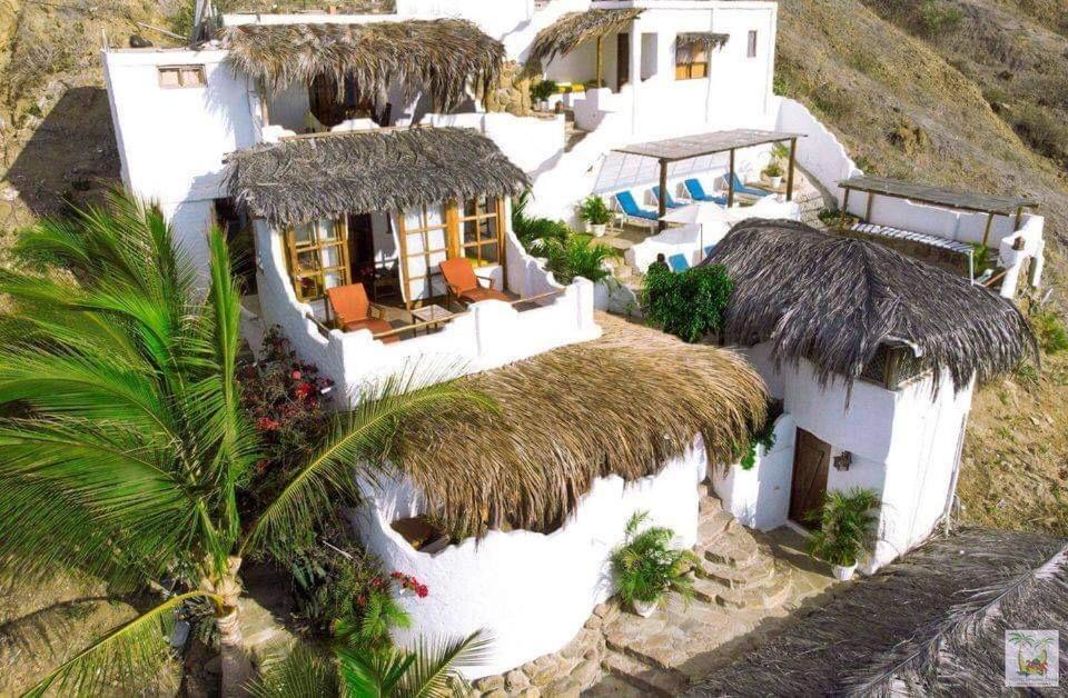 Hotel Smiling Crab Canoas de Punta Sal Exterior photo