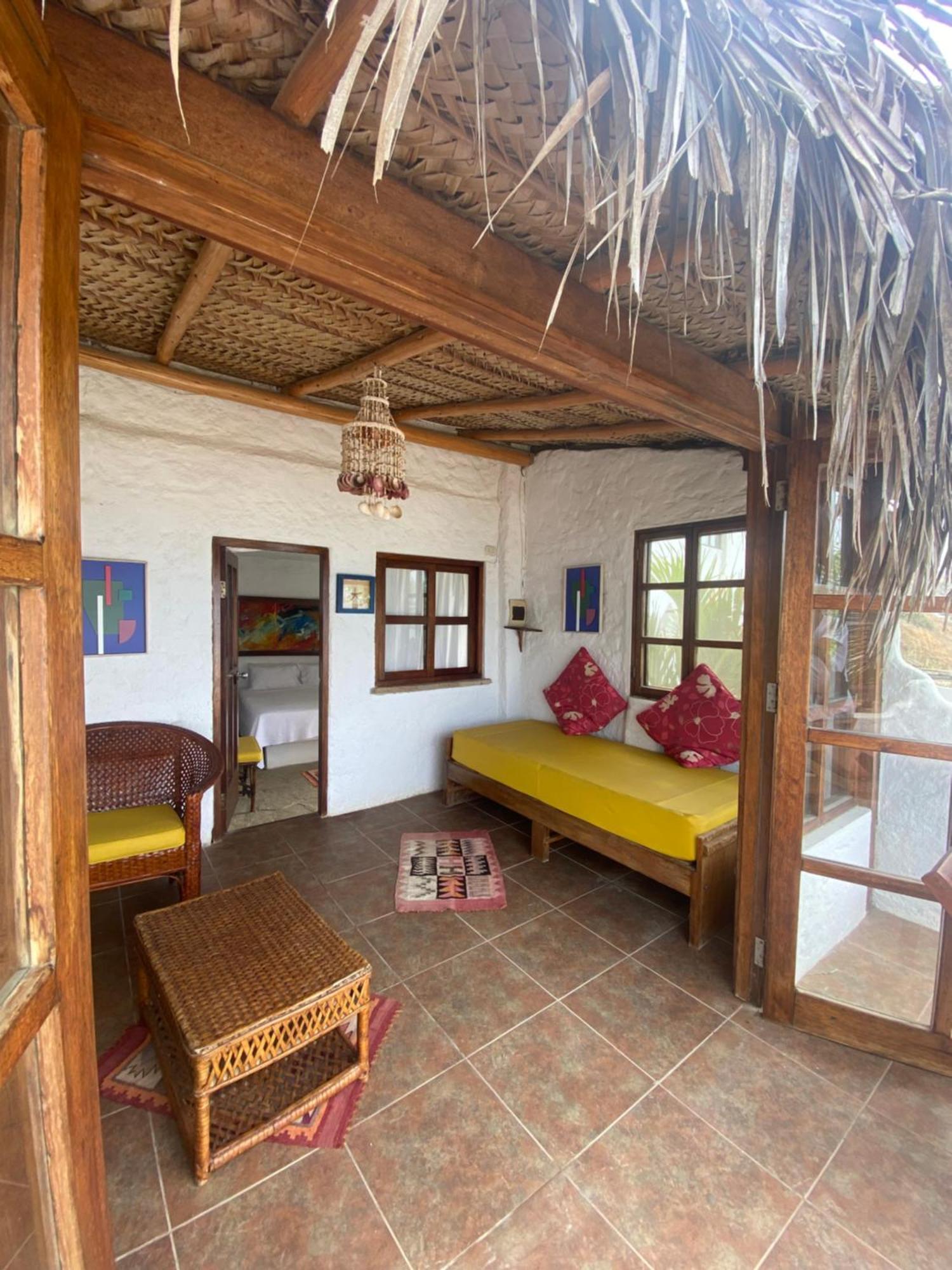 Hotel Smiling Crab Canoas de Punta Sal Exterior photo