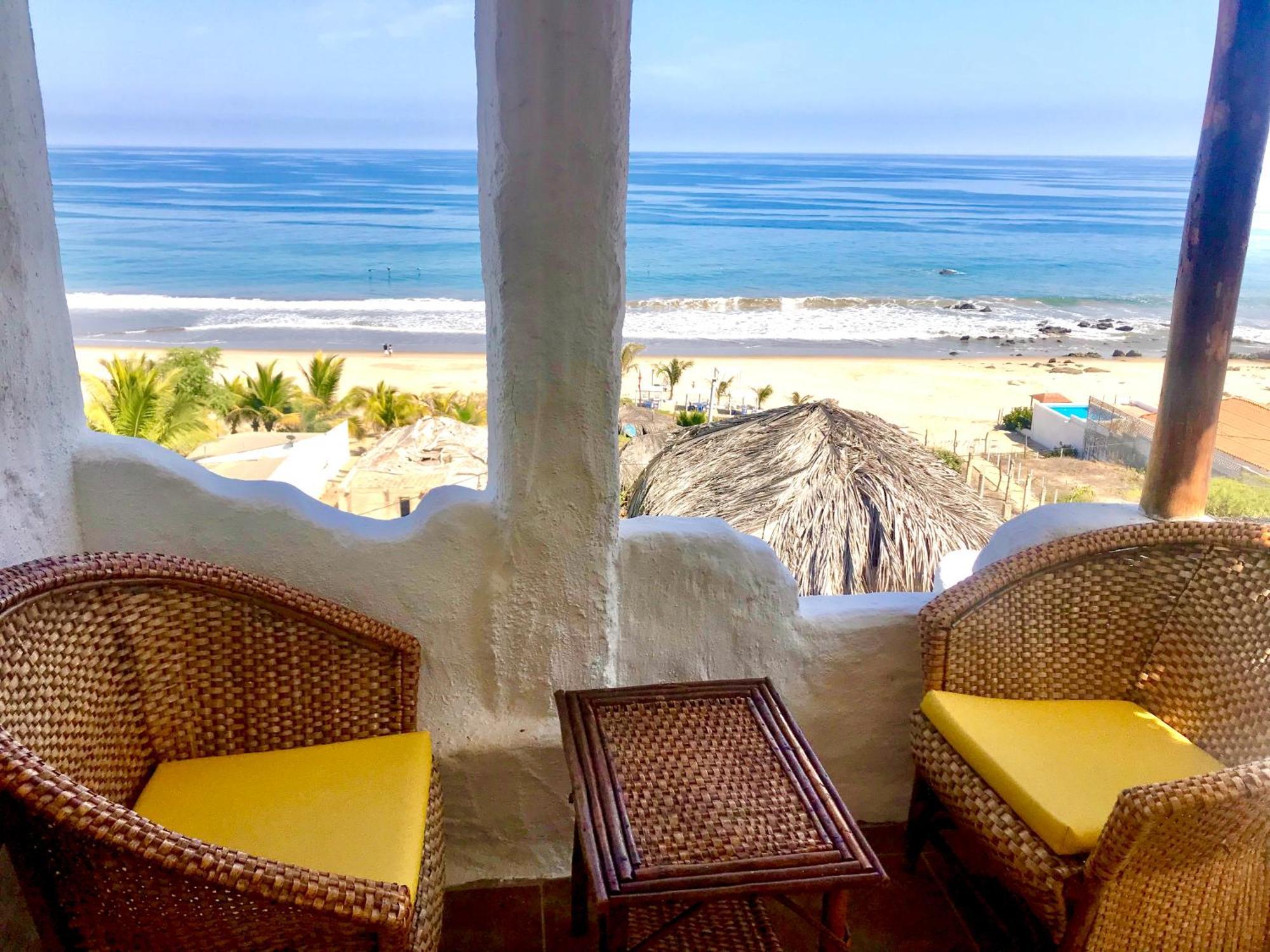 Hotel Smiling Crab Canoas de Punta Sal Exterior photo