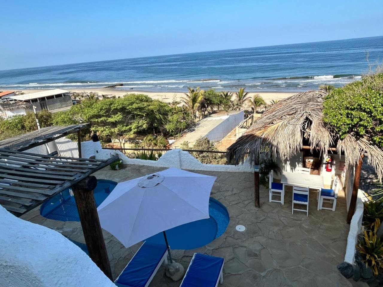 Hotel Smiling Crab Canoas de Punta Sal Exterior photo